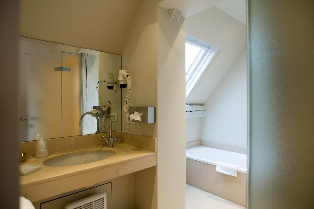 Hotel Le Clos Des Recollets Durbuy Bagian luar foto